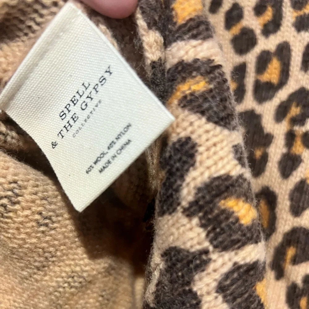 Spell Wildcat Sweater - NWT - Tan and Brown Leopard - NWT - Sz. M- πππππ - Picture 8 of 10